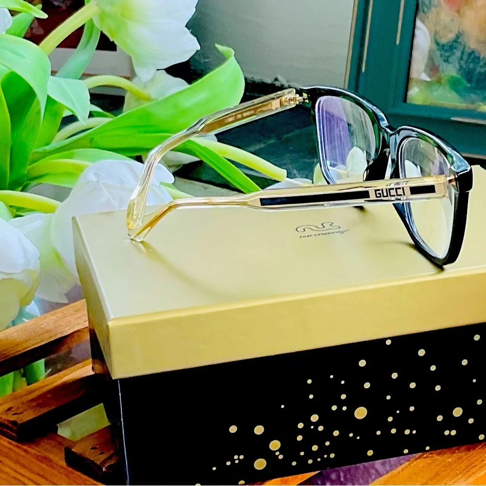 GUCCI READING GLASSES - Picture 3 of 13